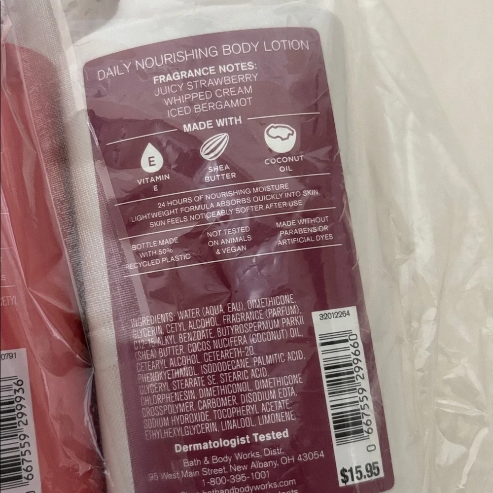 Bath & Body Works 8oz. Strawberry Snowflakes Daily Lotion‎ & Winter Candy Apple